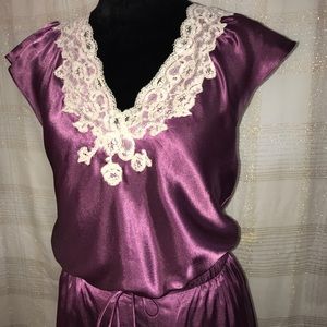 Oscar de la Renta Night Set